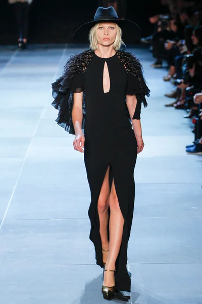 Look 38